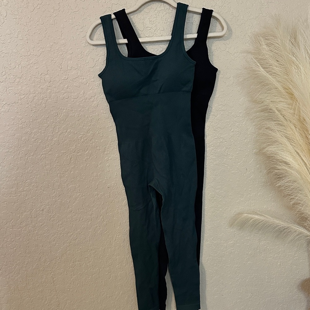 Set of 2 green and Black Sleeveless Jumpsuits Z